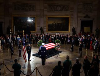 Jimmy Carter recebe homenagens no Capitólio