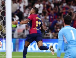 Raphinha dá show, e Barcelona ganha a Supercopa da Espanha com massacre contra o Real