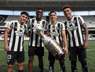 Botafogo blinda Savarino e Igor Jesus, e não pretende negociar dupla até o Mundial