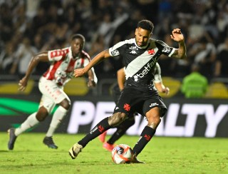 Atuações do Vasco: Jair entra bem, mas perde pênalti, e Serginho e Zé Gabriel são os piores; dê suas notas