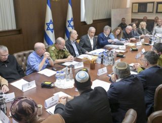 Gabinete de Segurança de Israel aprova cessar-fogo; falta apenas aval do governo