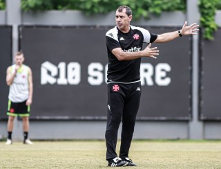 Carille anuncia volta do time principal no Carioca e convoca torcida do Vasco em Manaus