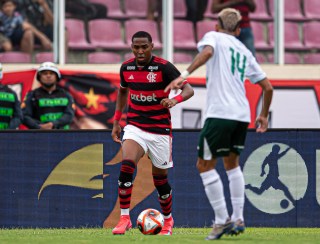 Flamengo recusa nova investida e fixa preço para vender Lorran ao CSKA