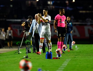 Oscar aprova atuação do São Paulo na volta ao Morumbis e diz: "Vamos melhorar jogo a jogo"