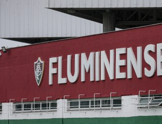 Keno reage com bom humor a gesto de Mano em vitória do Fluminense: "Falou que aumentaria meu contrato"