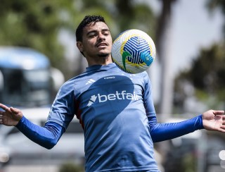 Cruzeiro negocia empréstimo de lateral ao Tombense; veja detalhes