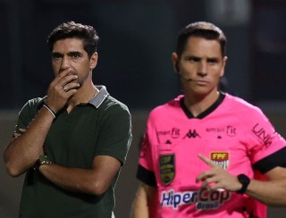 Abel Ferreira defende Barros e indica saída do Palmeiras ao fim do contrato: "Último ano no Brasil"