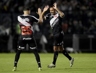 Atuações do Vasco: Paulo Henrique faz golaço para garantir vitória, e Victor Luis é o pior; dê suas notas