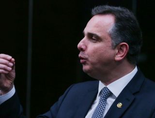 Pacheco se despede e cita defesa da democracia como legado