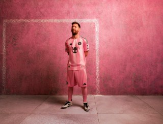 Inter Miami lança novo uniforme com Messi de modelo; veja