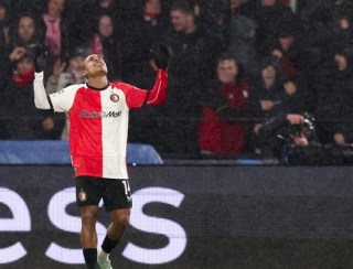 Igor Paixão marca, e Feyenoord sai na frente do Milan nos playoffs