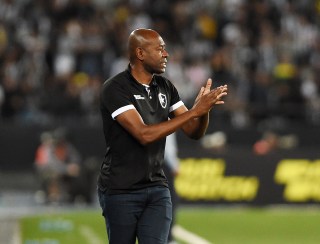 Botafogo anuncia volta de Caçapa para comandar equipe no lugar de Carlos Leiria