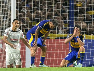 Cavani perde gol feito, e Boca Juniors é eliminado pelo Alianza Lima nos pênaltis