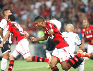 Lembra dele? Hoje empresário, Márcio Araújo não esquece gol de título no Flamengo x Vasco: "Foi milagre"