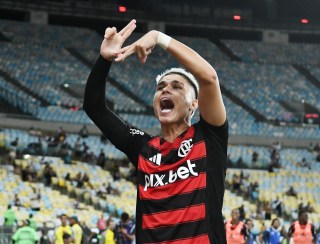 Atuações: Luiz Araújo sai do banco, faz golaço e garante vitória do Flamengo; dê suas notas