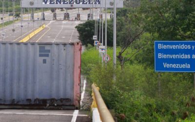 Horas antes da posse de Maduro, Venezuela fecha fronteira e suspende voos com a Colômbia