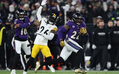 NFL: Derrick Henry atropela Steelers, e Ravens avançam nos playoffs