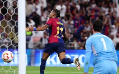 Raphinha dá show, e Barcelona ganha a Supercopa da Espanha com massacre contra o Real