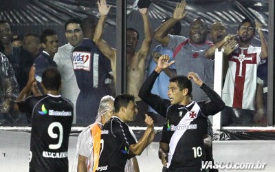 Golaço de Diego Souza e festa da torcida: como foi a vitória do Vasco que impressionou Carille em 2012