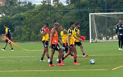 Treino do Atlético-MG: golaço de Hulk, finalizações, espaço reduzido e saída de bola; veja como foi