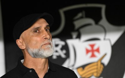 Vasco vence Álvaro Pacheco na Fifa e não precisará pagar valor milionário por demissão do português