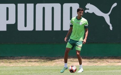 Manchester City anuncia contratação do zagueiro Vitor Reis, do Palmeiras