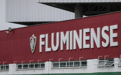 Keno reage com bom humor a gesto de Mano em vitória do Fluminense: "Falou que aumentaria meu contrato"