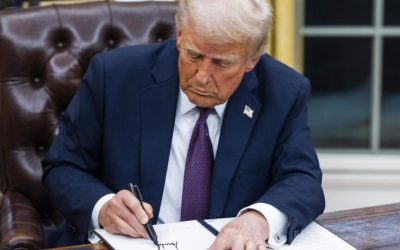 Trump assina decreto para reconhecer gênero como feminino e masculino