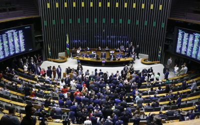 Candidatos à presidencia da Câmara discursam em plenário