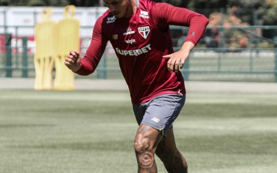 Vídeos, finalização e simulação de jogo: São Paulo tem sábado de treino para o clássico